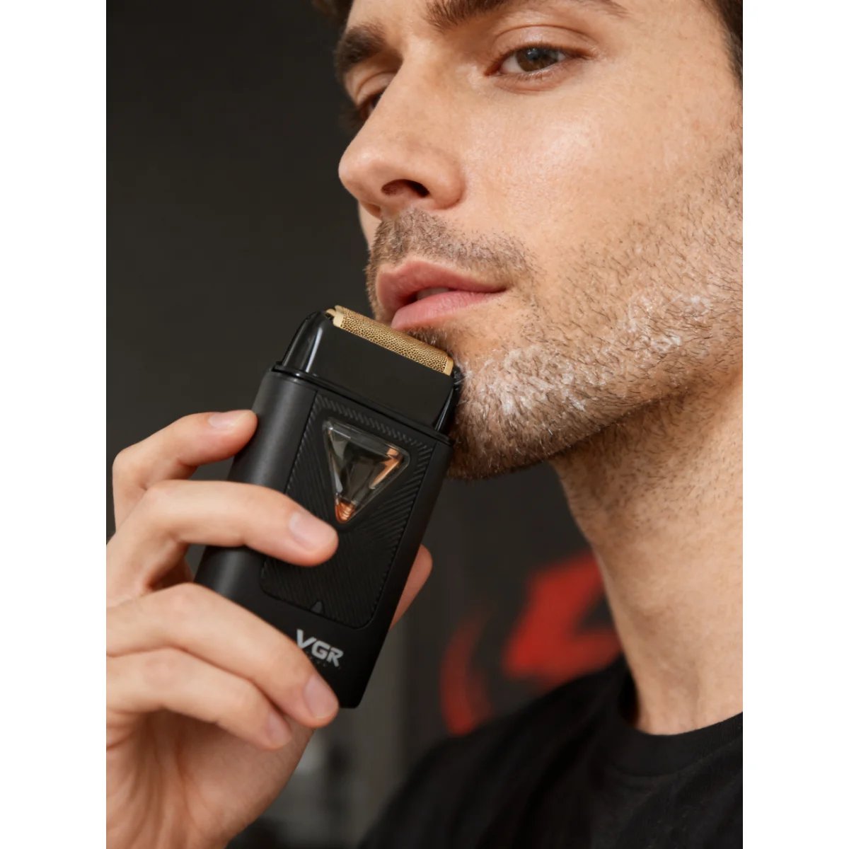 VGR Beard Trimmer Professional Shaver 9000 RPM Razor High Power Shaver Charging Base Shaver Electric Beard Trimmer Men V-334
