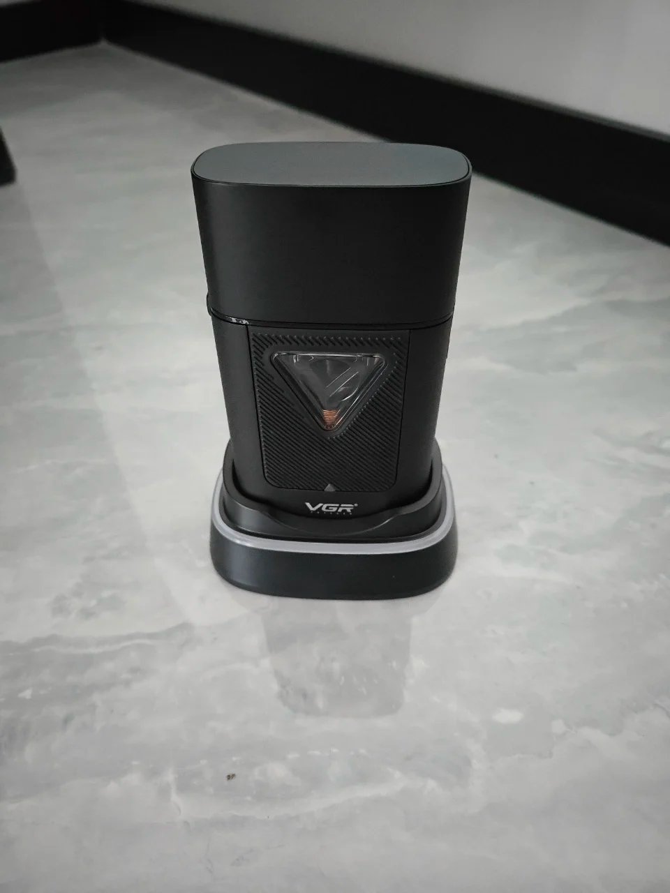 VGR Beard Trimmer Professional Shaver 9000 RPM Razor High Power Shaver Charging Base Shaver Electric Beard Trimmer Men V-334