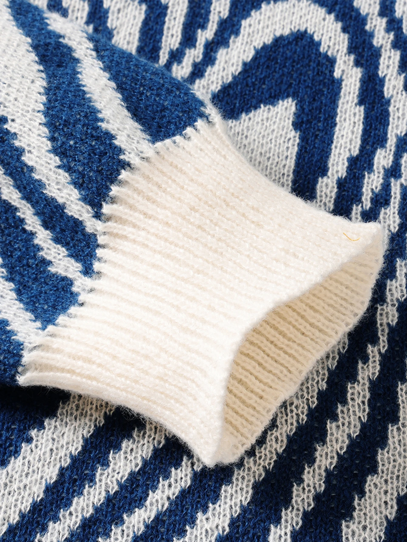 New Popular Autumn and Winter Maze Jacquard Pattern Pullover Sweater