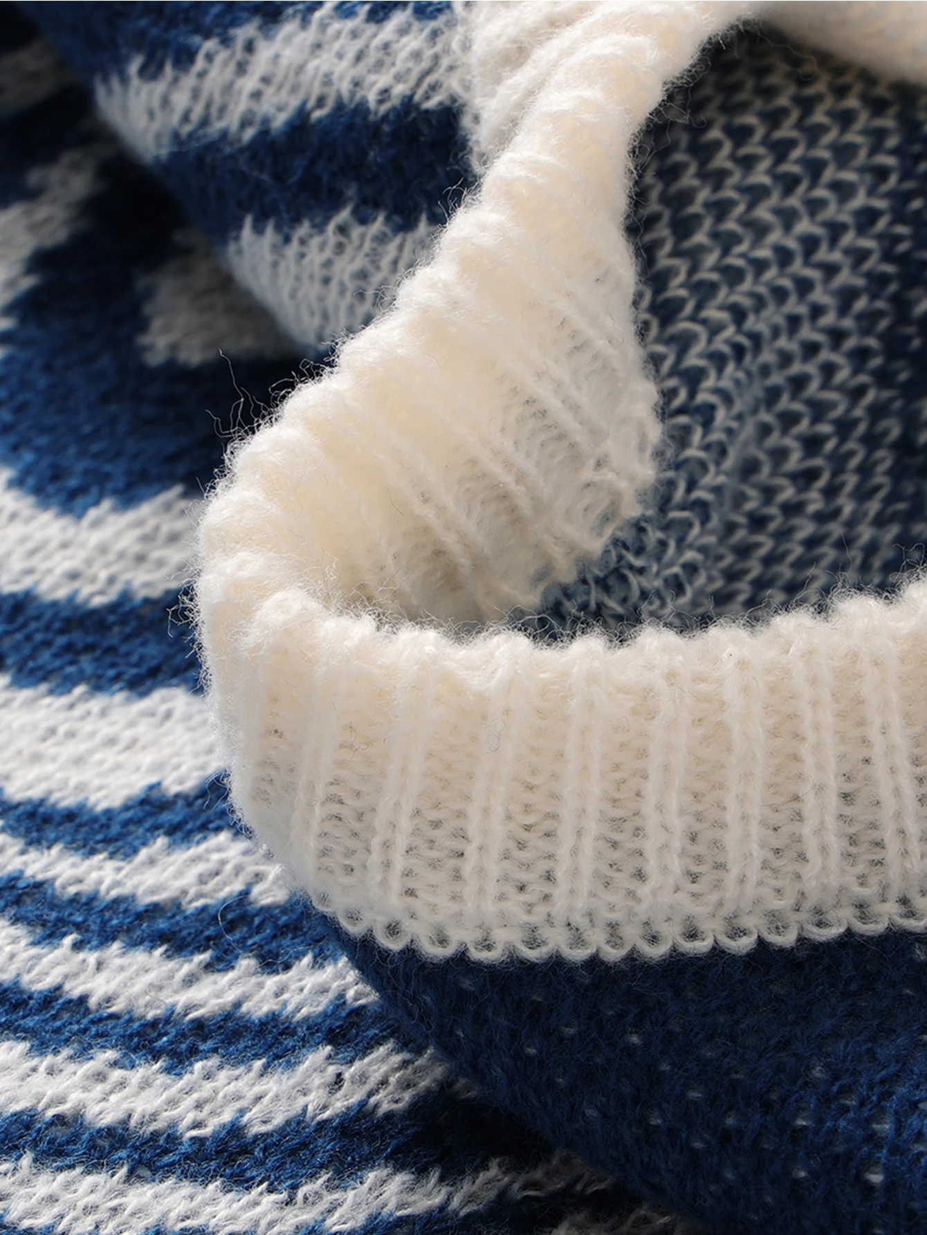 New Popular Autumn and Winter Maze Jacquard Pattern Pullover Sweater