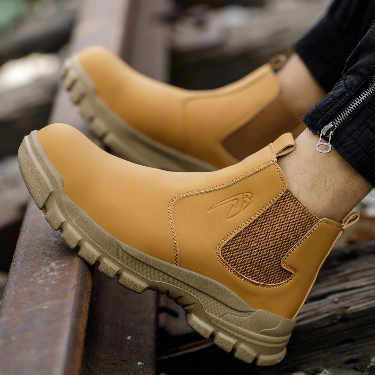 Waterproof Men's Safety Work Boots Steel Toe Shoes Anti Impact And Anti-Puncture Outdoor Adventure Hiking Tactical Boots