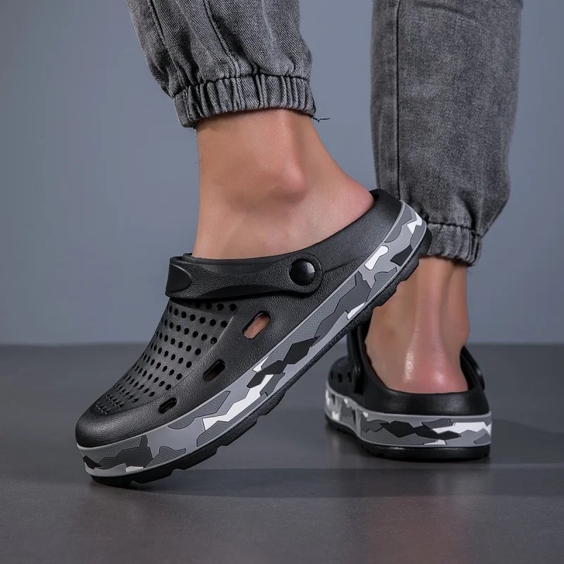 Mens Sandals Casual Summer Clogs for Men Breathable Soft EVA Garden Shoes Closed-toe Fashion Slippers for Men 2025 New Design