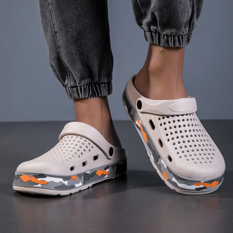 Mens Sandals Casual Summer Clogs for Men Breathable Soft EVA Garden Shoes Closed-toe Fashion Slippers for Men 2025 New Design