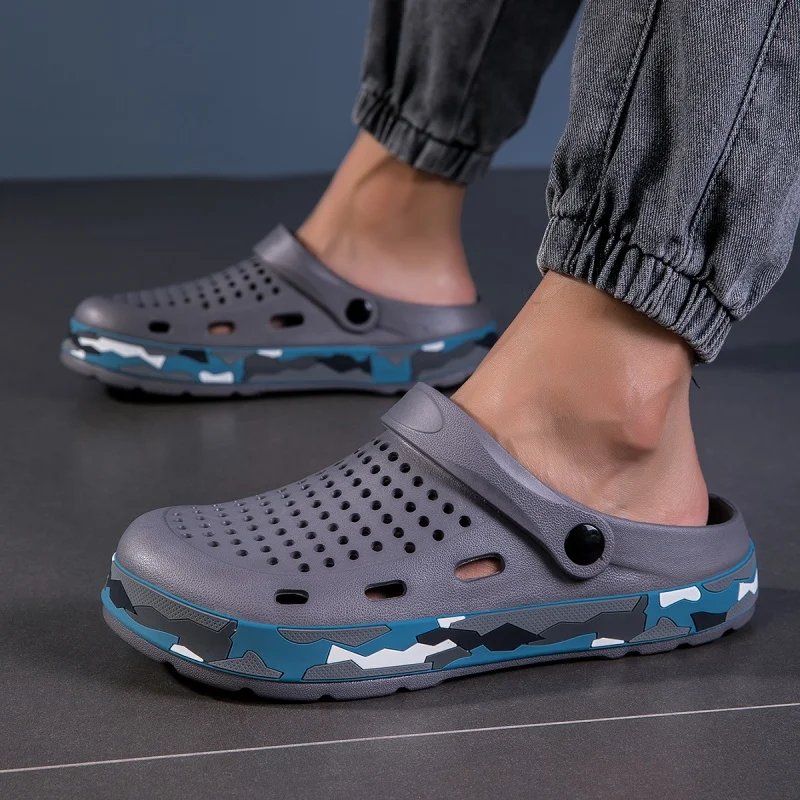 Mens Sandals Casual Summer Clogs for Men Breathable Soft EVA Garden Shoes Closed-toe Fashion Slippers for Men 2025 New Design