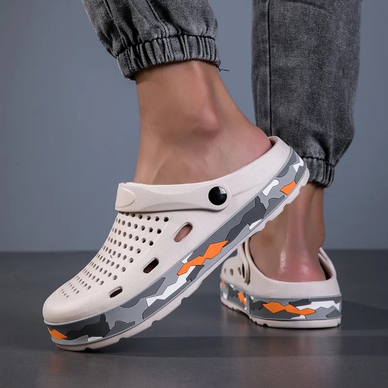 Mens Sandals Casual Summer Clogs for Men Breathable Soft EVA Garden Shoes Closed-toe Fashion Slippers for Men 2025 New Design