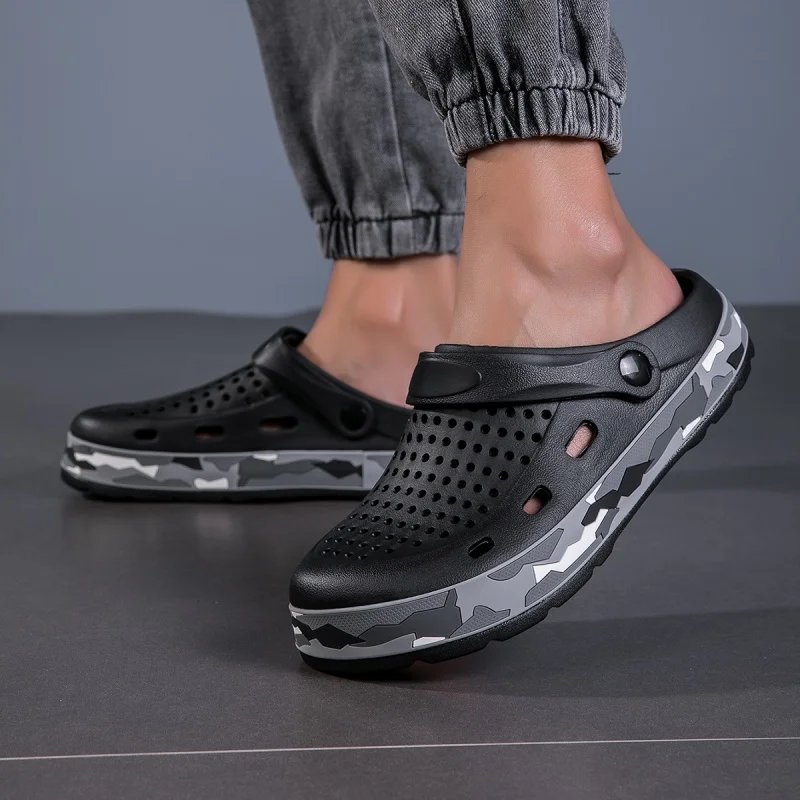 Mens Sandals Casual Summer Clogs for Men Breathable Soft EVA Garden Shoes Closed-toe Fashion Slippers for Men 2025 New Design
