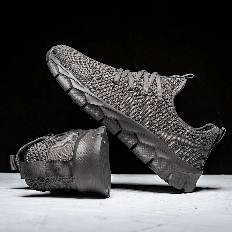 Men's casual sports shoes breathable summer light Soft sole comfort outdoor running shoes fashion student mesh plus size sneaker