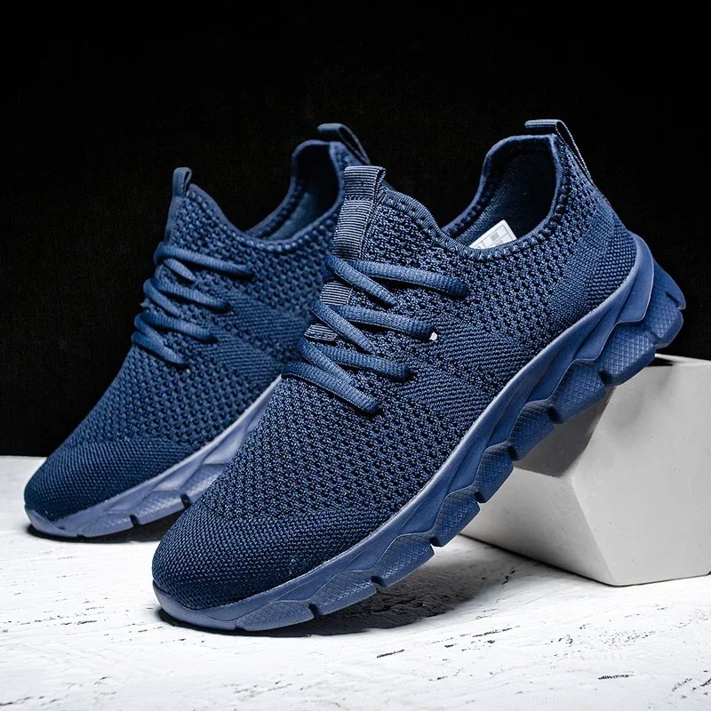 Men's casual sports shoes breathable summer light Soft sole comfort outdoor running shoes fashion student mesh plus size sneaker