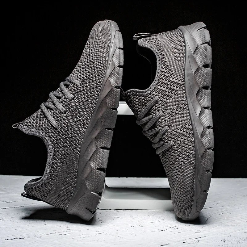 Men's casual sports shoes breathable summer light Soft sole comfort outdoor running shoes fashion student mesh plus size sneaker