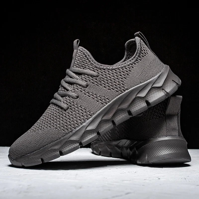 Men's casual sports shoes breathable summer light Soft sole comfort outdoor running shoes fashion student mesh plus size sneaker