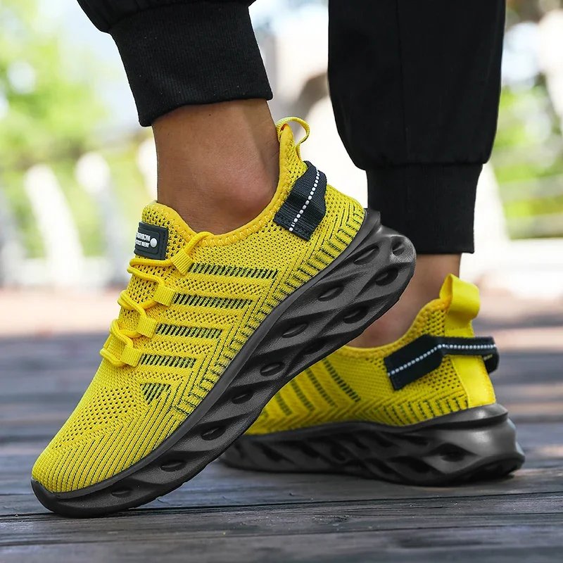Men's Thick Soled Sports Shoes for Spring and Summer Women's Breathable and Shock-absorbing Fashionable Running Shoes Bare Foot