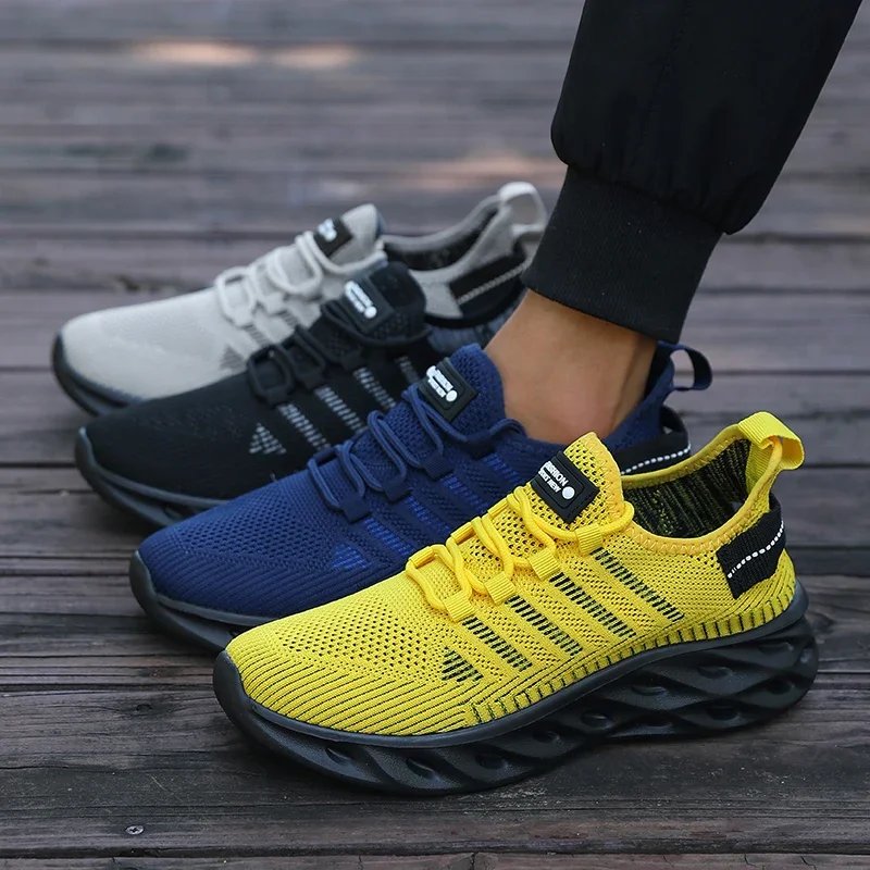 Men's Thick Soled Sports Shoes for Spring and Summer Women's Breathable and Shock-absorbing Fashionable Running Shoes Bare Foot